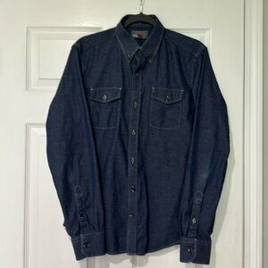 Vince men’s medium denim style button down shirt